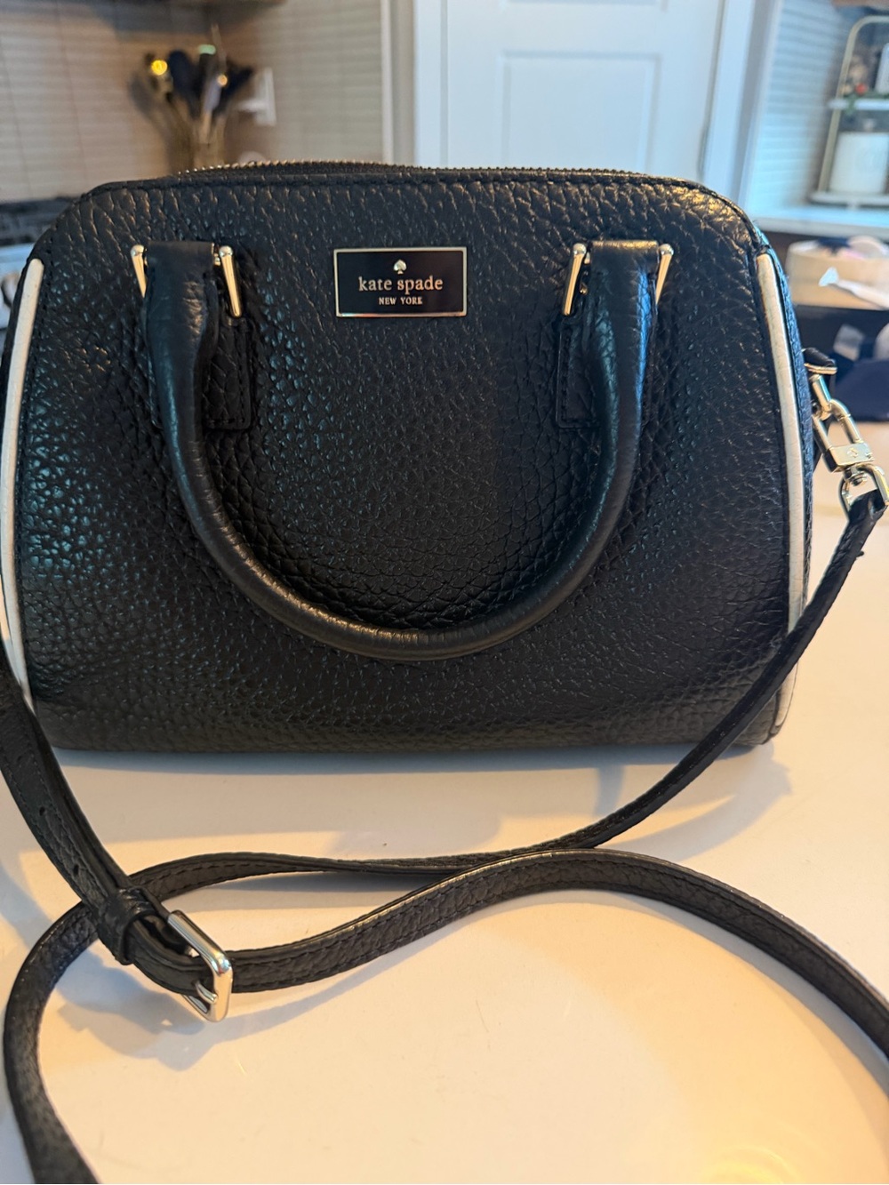 kate spade Black Pebbled Leather Crossbody Satchel with White Trim 10 x 7.5